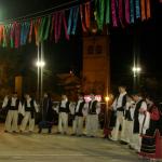 με φόντο το καμπαναριό